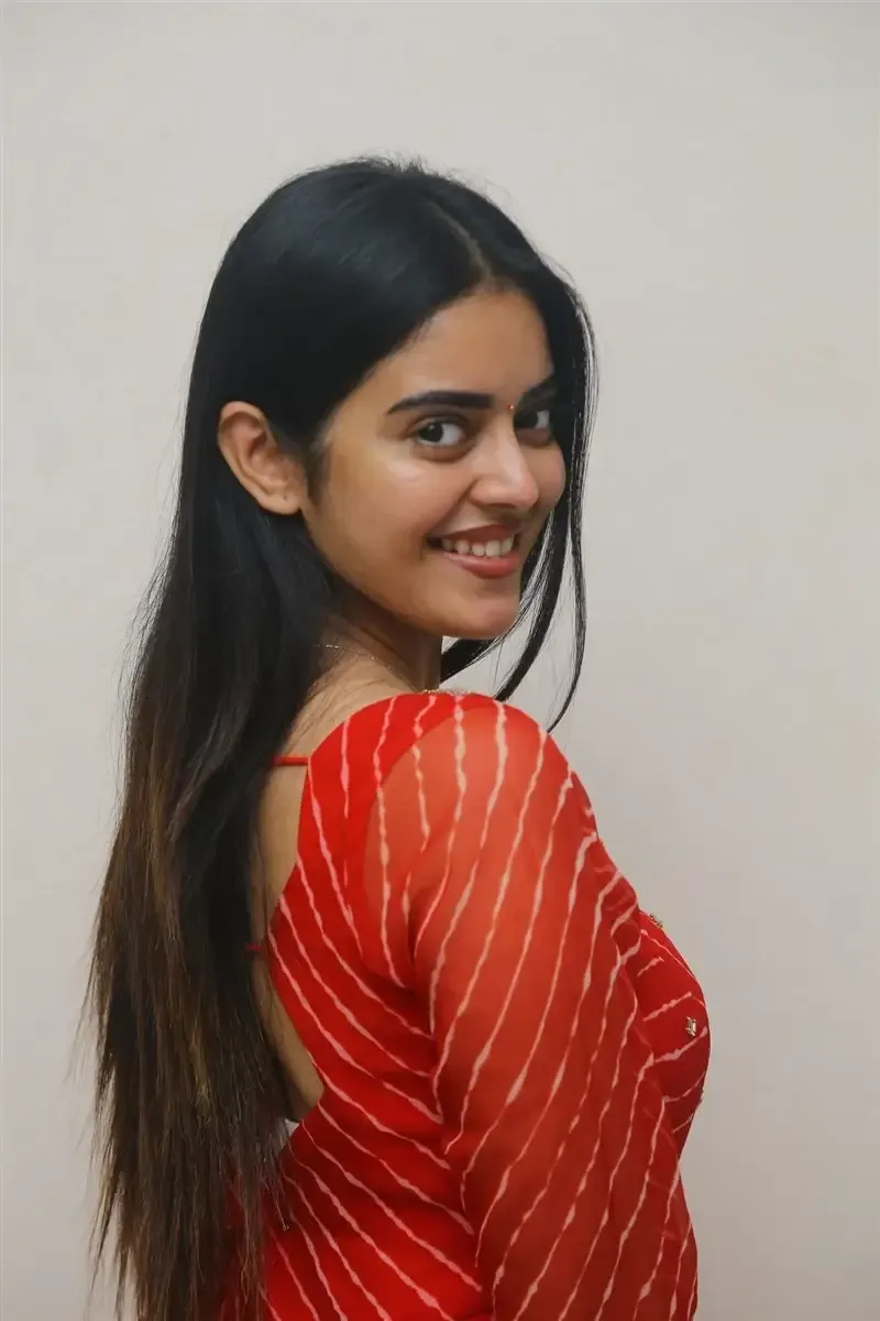 Actress Kushitha Kallapu at Neethone Nenu Movie Press Meet